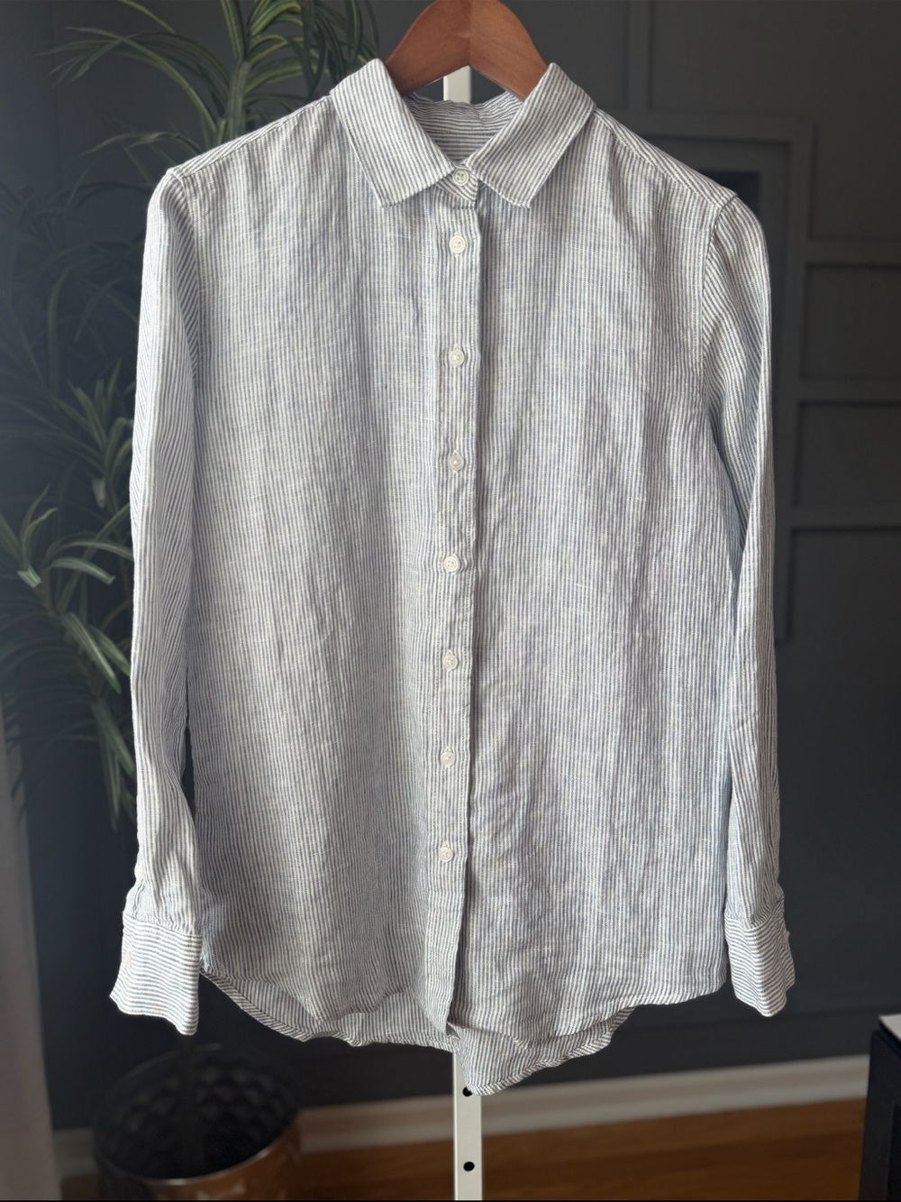 QUINCE 100% European Linen Blue Pinstripe Long Sleeve Button Front Shirt Size XS - Picture 3 of 10